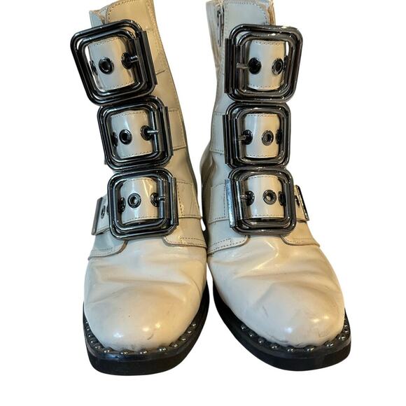 Jeffrey Campbell Light Gray Polished Leather Round Toe Ankle Boots Size 6 - Picture 9 of 13